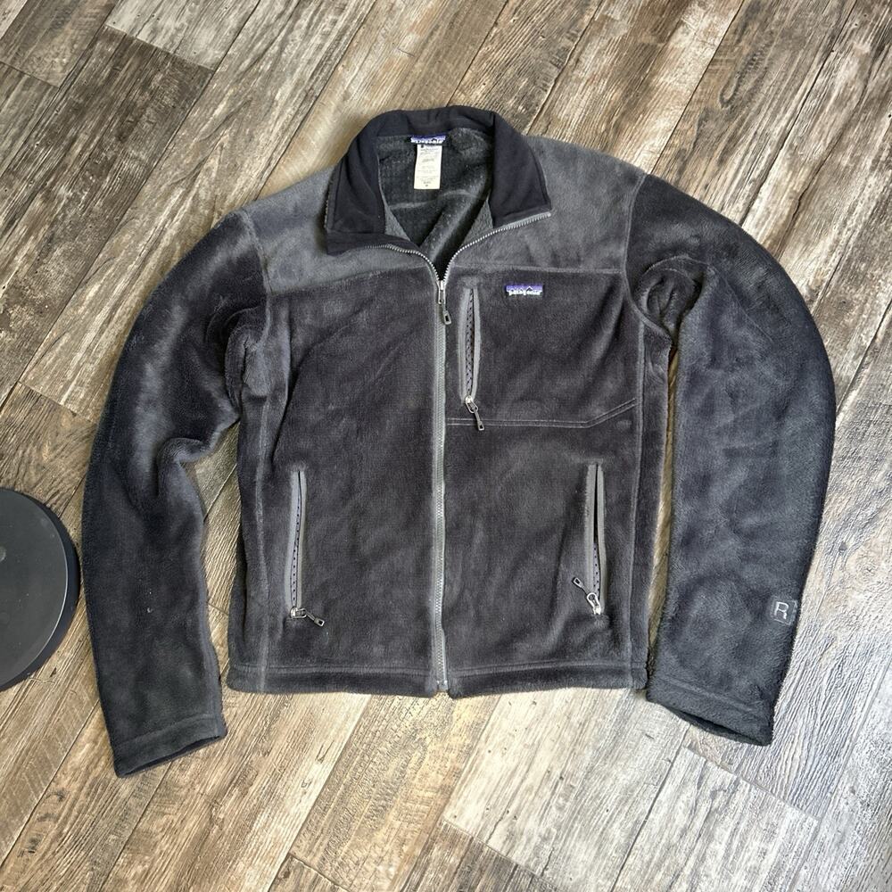 Patagonia Men's M Gray Full Zip R2 Jacket Stand Collar Zipped Pockets Logo